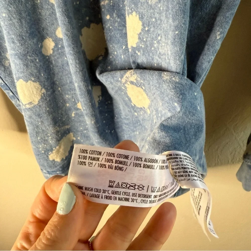 Disneyland Bleach Splatter Spirit Jersey Size Small Blue and White - Picture 5 of 7